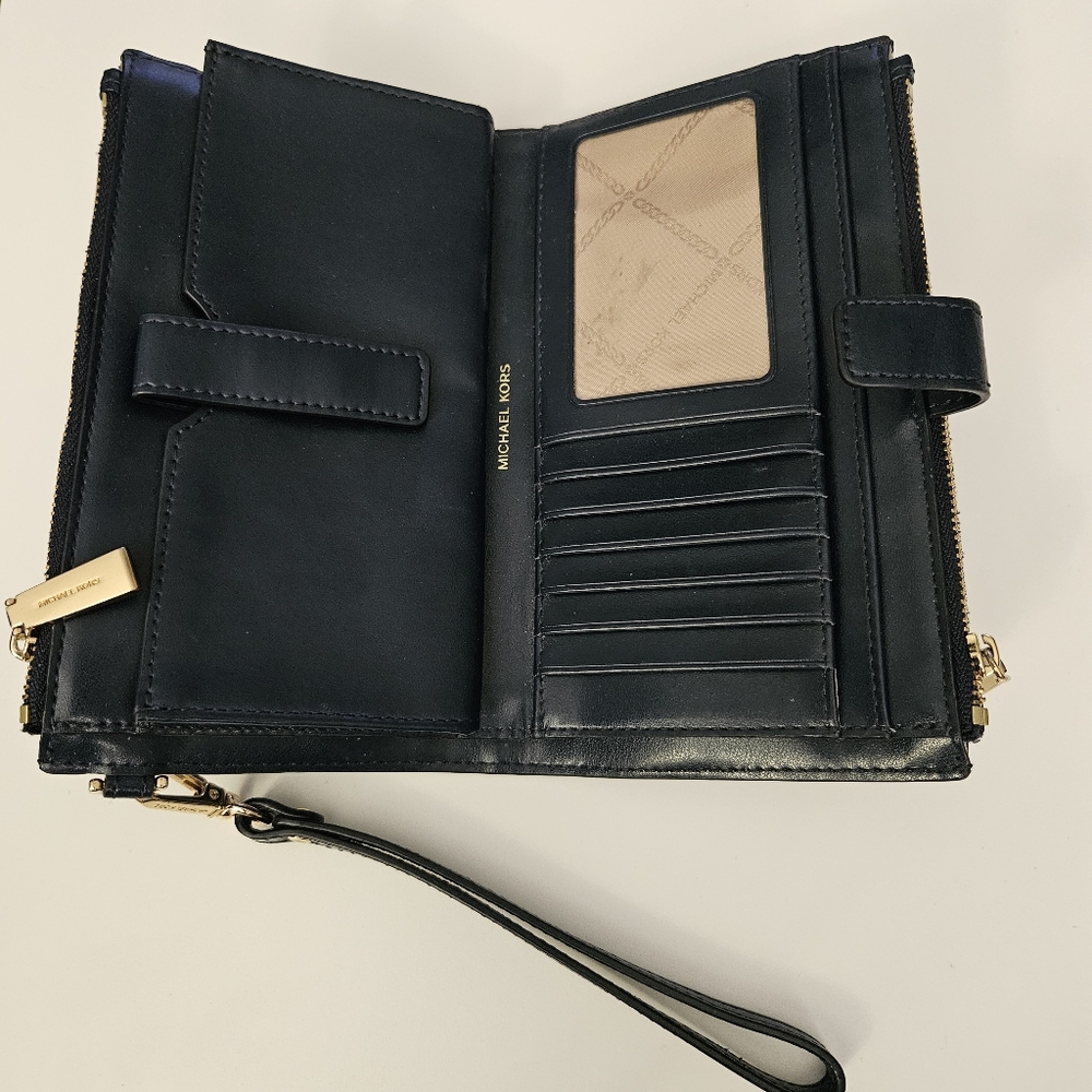 Michael Kors Large Ombré Wristlet - Picture 7 of 16